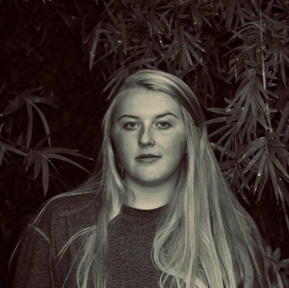 Meet your Posher, Allison - Picture 1 of 1